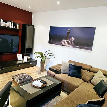 Modern 2 Bedroom Apartment In The City Centre Riga Luaran gambar