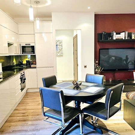 Modern 2 Bedroom Apartment In The City Centre Riga Luaran gambar